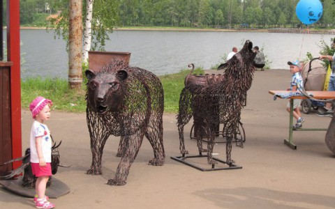 Фестиваль кузнецов в Белой Холунице: медведи, волки и драконы из железа