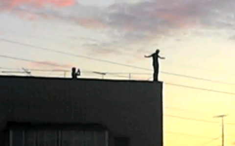 В Кирове подросток забрался на крышу высотки ради эффектного фото