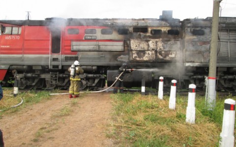 В Кировской области на ходу загорелся тепловоз