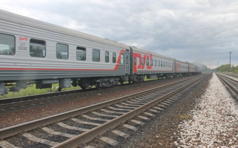 В Кировской области под колесами поезда погиб мужчина