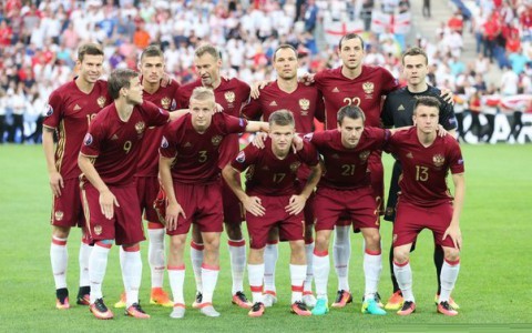 Тысячи человек хотят расформировать сборную по футболу: среди возмущенных есть кировчане