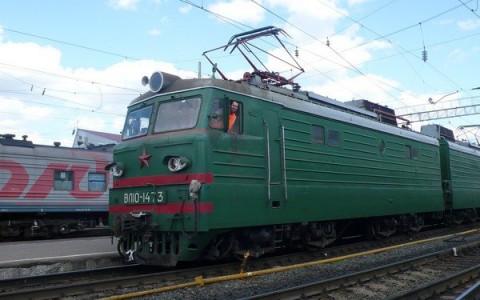 В Корчемкино 20-летнего парня сбил поезд: накануне трагедии он отмечал приезд друга из армии