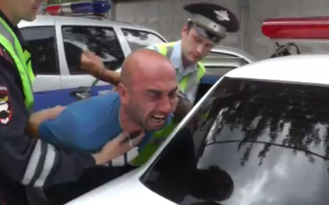 В Кирове задержали водителя авто с надписью "Вятские хватские" и отправили в наркодиспансер