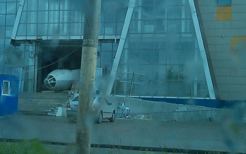 Кировчанка: "В здании "Эко Ярмарки" установили самолет"