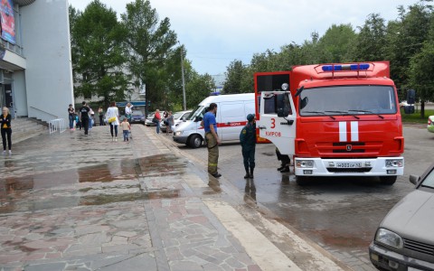 Зрителей кинотеатра на Воровского экстренно эвакуировали
