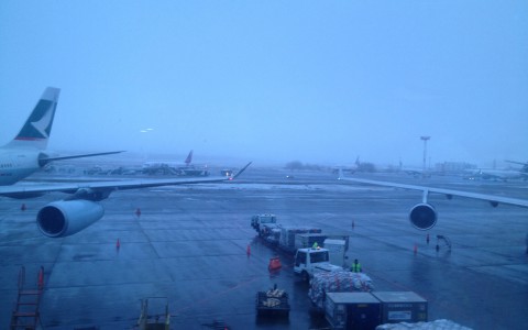 В Москве из-за сильного ветра и дождя не мог приземлиться самолет из Кирова