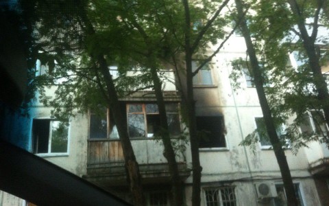 На улице Чапаева мужчина поджег свою квартиру после ссоры с женой