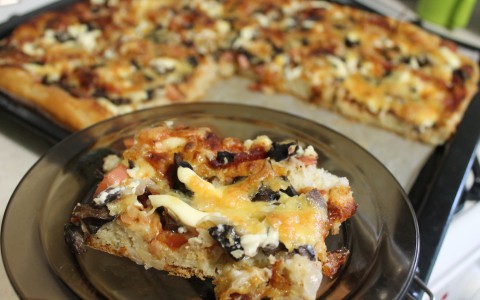 Домашняя пицца: рецепт на пышном тесте