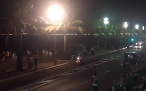 Теракт во Франции: в результате стрельбы погибли 84 человека, среди них есть россиянка