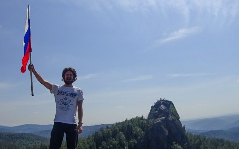 27-летний путешественник доехал автостопом от Кирова до Шанхая