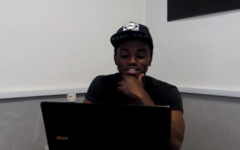 "Тимати крут, Басков - для детей": иностранец в Кирове прокомментировал популярные русские клипы