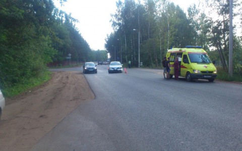В Коминтерне водитель мотоцикла влетел в Nissan