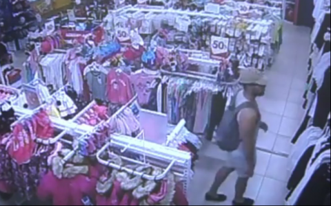 В Кирове мужчина украл в детском магазине "Лего" и "видеоняню"