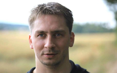 Звезды кино записывают видео, чтобы спасти чепчанина от рака