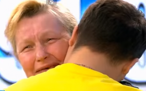 По Первому каналу показали кировчанку, которая смогла увидеть своих сыновей через 30 лет после разлуки