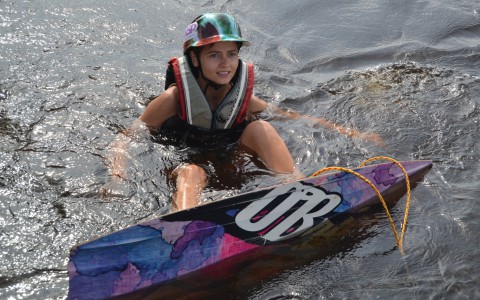 Испытано на себе: "Как я перестала бояться и встала на вейкборд"