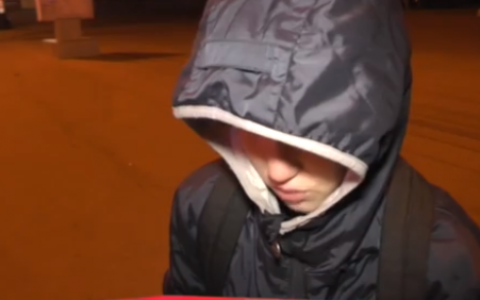 Поздно вечером в центре Кирова сбили двух школьников: мальчик на видео рассказал, что произошло