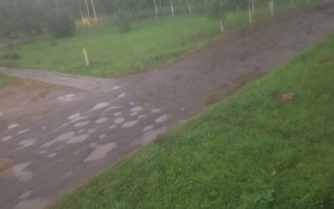 Кировский юрист обвинил чиновников в халатности из-за разрушающейся дороги в Победилово