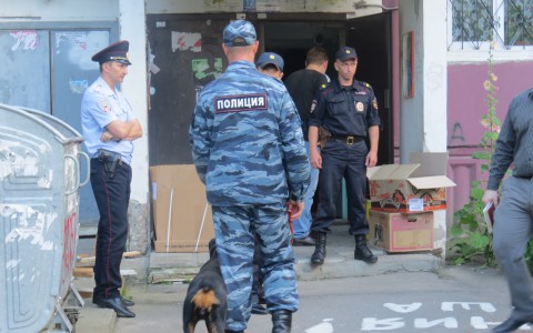 В Кирове в одной из квартир найдены тела супругов