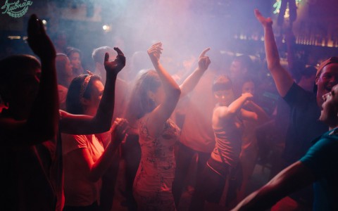 Поп, классический рок и авангардная электроника: самые приятные вечеринки пятницы и субботы