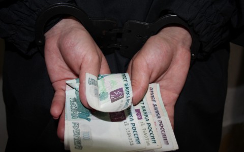 Родственников кировских чиновников проверят на коррупцию