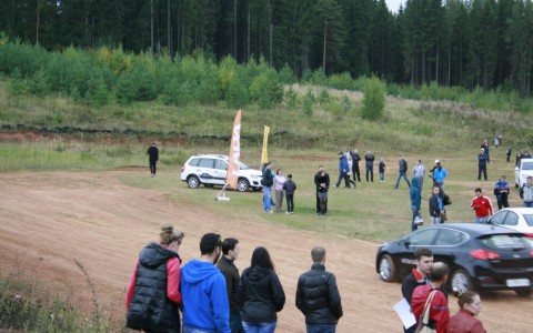 Автосалон ГУСАР приглашает всех на "Гусарские маневры"!