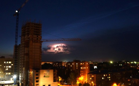 Над Кировом в небе вспыхнула зарница