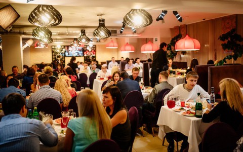 Спешите! «Новогодний банкет за полцены» в ГК СПК-NEON