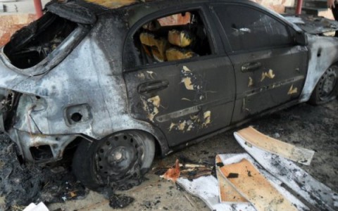 В Кирове подожгли машину сотрудника дорожного комитета