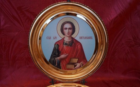 В Киров прибудут мощи целителя Пантелеимона