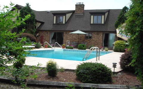 Кировский чиновник построил себе бассейн за счет бюджета