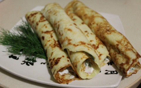 Рецепт выходного дня: кабачковые блинчики с начинкой