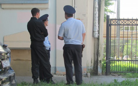 В Кирове полицейского заподозрили в мошенничестве