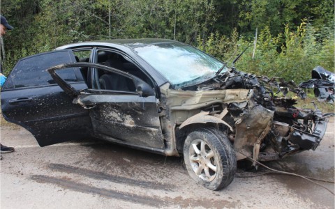 В Кировской области из-за столкновения легковушки и КамАЗа погиб мужчина