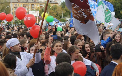 Нескучный weekend: Парад российского студенчества и Хлыновские забавы