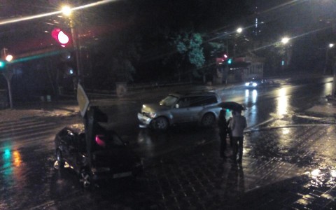 Вновь ДТП у «Октября»: пострадали четыре девушки