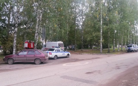 В Кирове из здания суда эвакуировали десятки человек