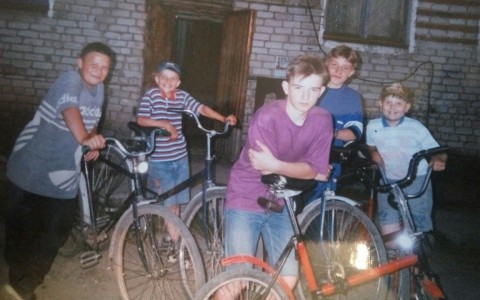 Конкурс фото кировчан из 90-х: кто получил билеты на "Руки Вверх"?