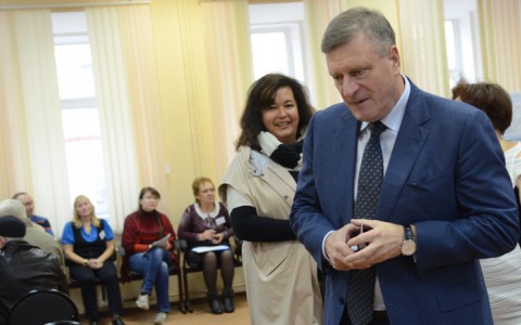 Врио губернатора и его жена пришли на избирательный участок в Кирове