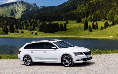 ŠKODA объявляет о начале продаж нового Superb Combi