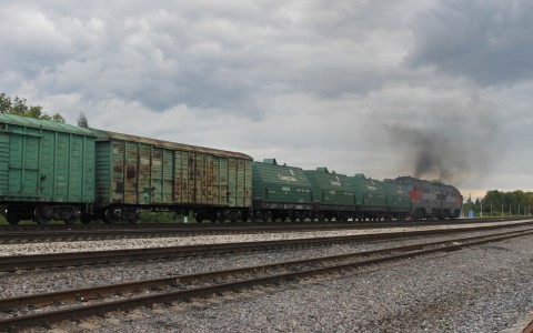 10-летний мальчик погиб под колесами поезда