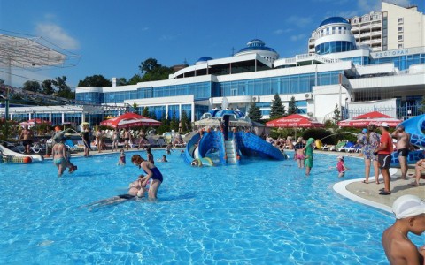 Президент поручил ввести курортный налог в России