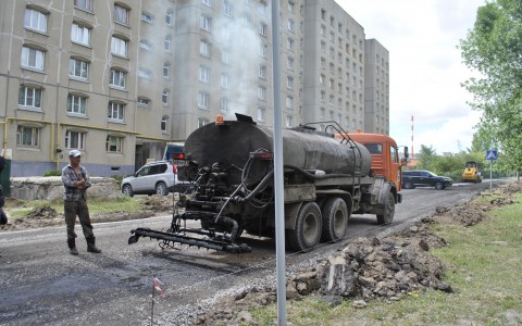 В Кирове до конца сентября отремонтируют дороги на шести улицах