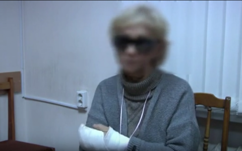 Пенсионерка на камеру рассказала, как ее избили две девушки в Кирове