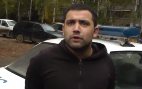 В Кирове задержали буйного пьяного водителя, который пытался подвезти девушку