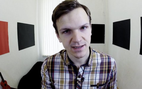 Блогер Дмитрий Ларин выступил в Кирове: шутки про толстых, случайные звонки и неудавшаяся драка