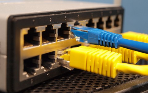 «Ростелеком» демонтирует незаконно проложенные кабели