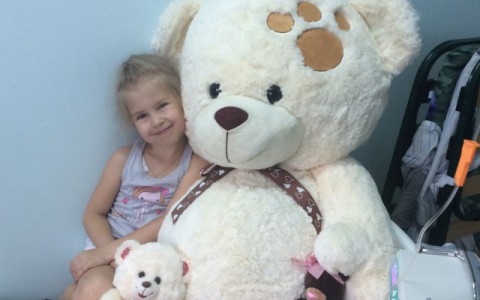 Семья погибшей от рака чепчанки пожертвовала 600 тысяч болеющей девочке