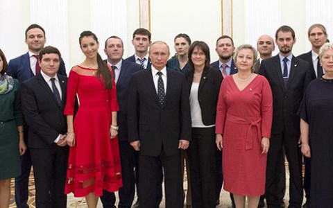 Красавица-педагог из Кировской области встретилась с Владимиром Путиным