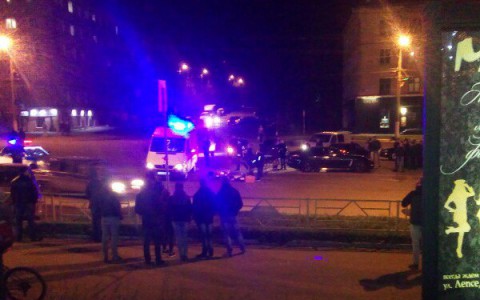 У отеля Hilton в Кирове водитель Porsche Panamera сбил пешехода